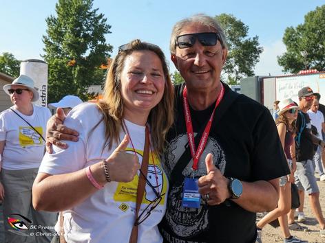 ehem. GF Eva Kern mit ehrenamtlichem Helfer