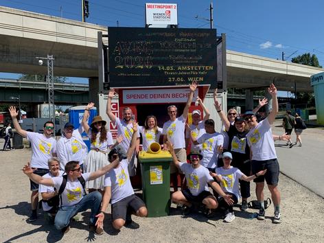 Gruppenbild der Ehrenamtlichen Helfer_innen der Firma SCHIG