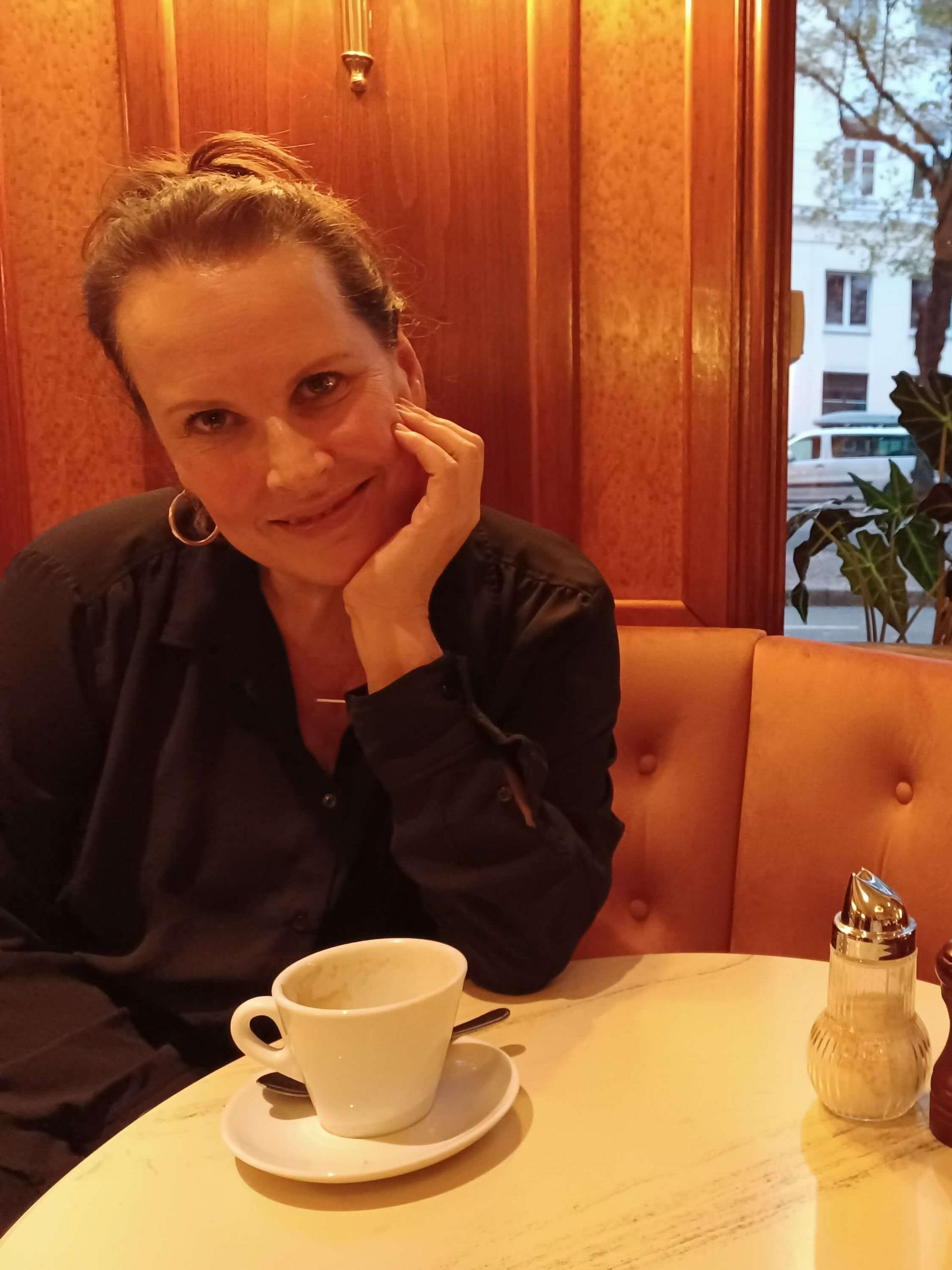 Annett im Kaffeehaus