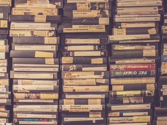 Videokassetten gestapelt