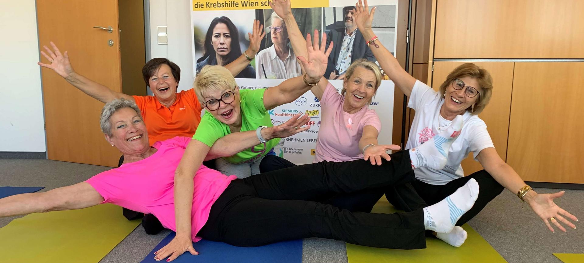 Freude bei der Yoga-Einheit von Sabine Wilde