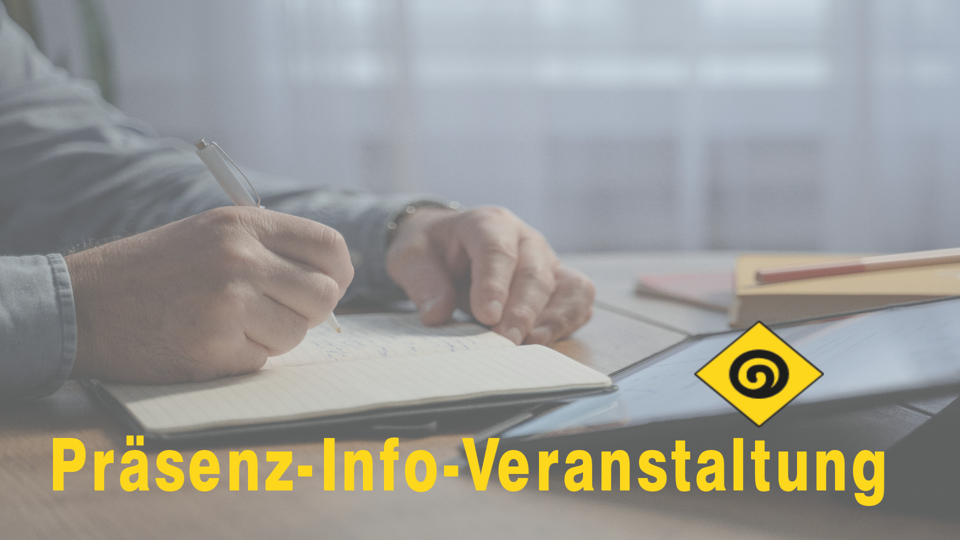 Notizen werden auf einem Block geschrieben