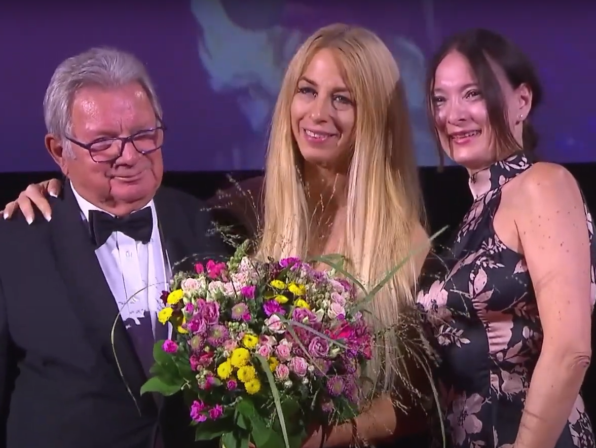 Bild von Dr. Michael Micksche, Yvonne Rueff und Mag. Gabriele Schubert-Sonnbichler auf dem Dancer against Cancer Ball